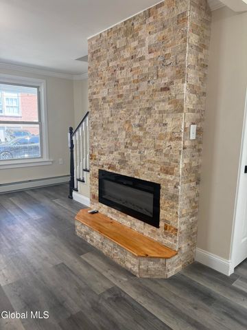 1240 7th Avenue, Schenectady, NY 12303
