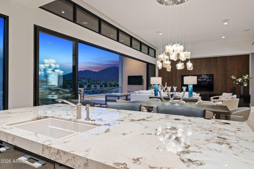 6587 N PALMERAIE Boulevard 2046, Paradise Valley, AZ 85253 — exterior