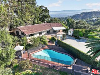 8207 Mulholland Drive, Los Angeles, CA 90046