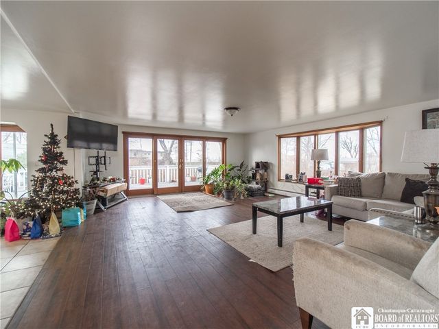 35 Crooked Brook Drive, Dunkirk, NY 14048