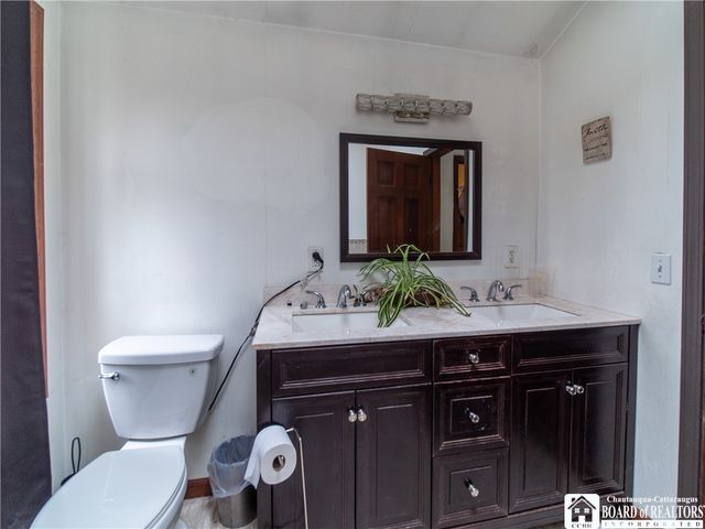 35 Crooked Brook Drive, Dunkirk, NY 14048