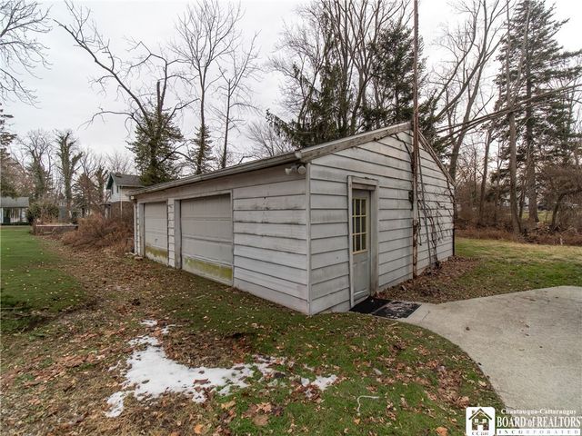 35 Crooked Brook Drive, Dunkirk, NY 14048