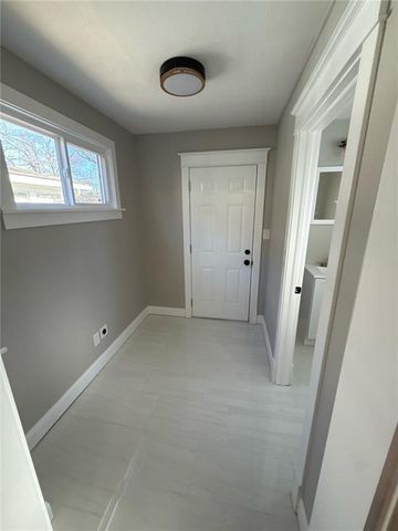 3811 College Avenue, Kansas City, MO 64128