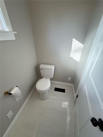 3811 College Avenue, Kansas City, MO 64128