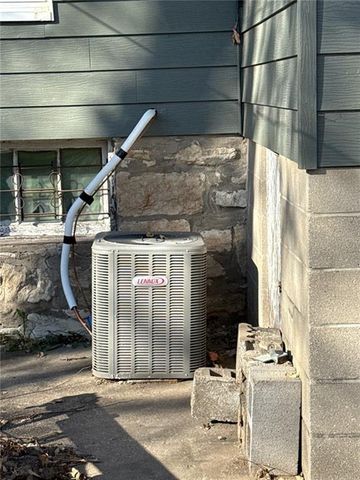 3811 College Avenue, Kansas City, MO 64128