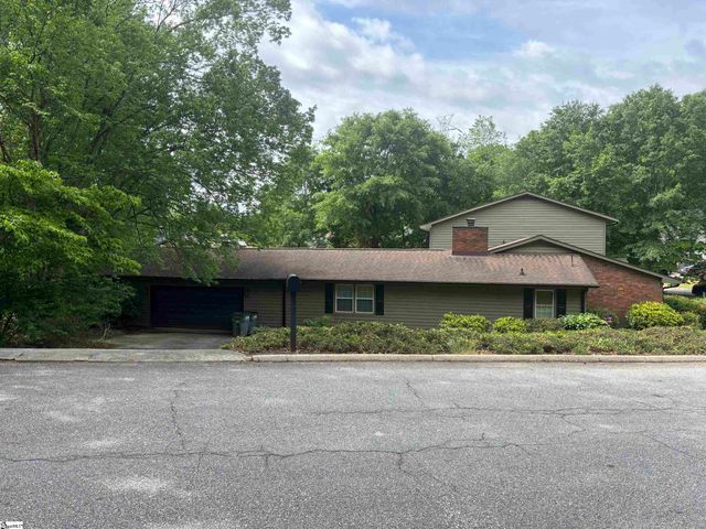211 Pebble Creek Drive, Taylors, SC 29687