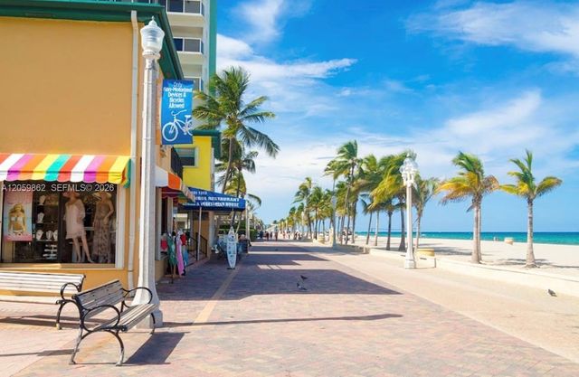 326 Harrison St 106A, Hollywood, FL 33019