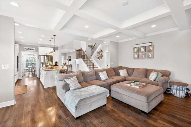 127 Waters Hill Cir, Lebanon, TN 37087