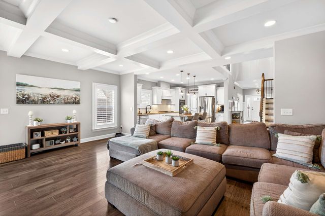 127 Waters Hill Cir, Lebanon, TN 37087