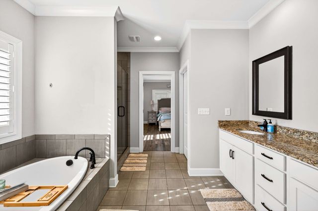 127 Waters Hill Cir, Lebanon, TN 37087