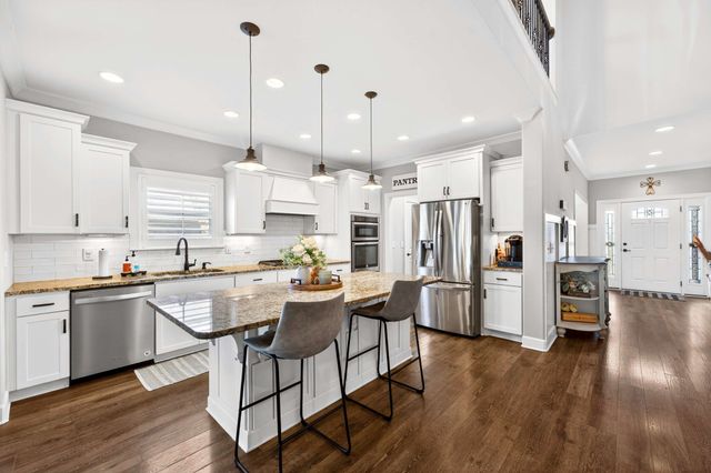 127 Waters Hill Cir, Lebanon, TN 37087