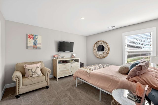 127 Waters Hill Cir, Lebanon, TN 37087