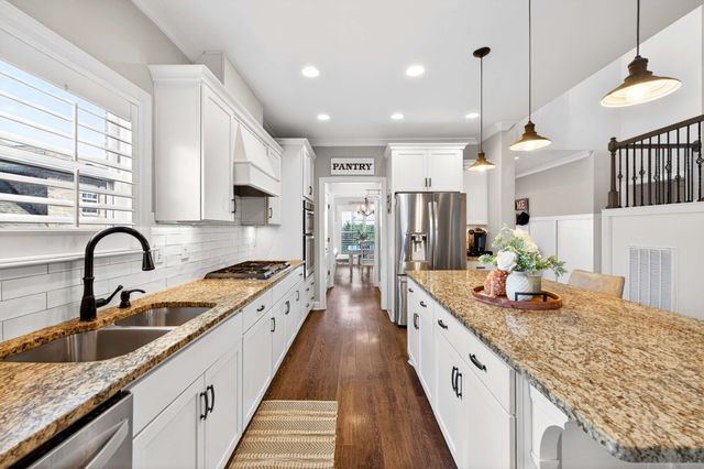 127 Waters Hill Cir, Lebanon, TN 37087