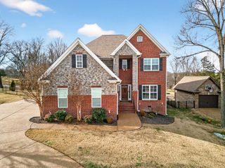 127 Waters Hill Cir, Lebanon, TN 37087