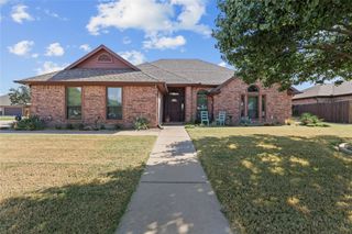609 Oak Street, Pilot Point, TX 76258