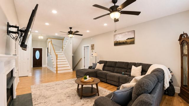 5537 Lachapelle Bend, North Charleston, SC 29418