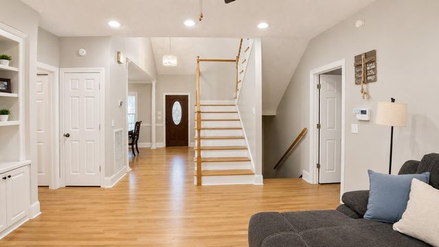 5537 Lachapelle Bend, North Charleston, SC 29418