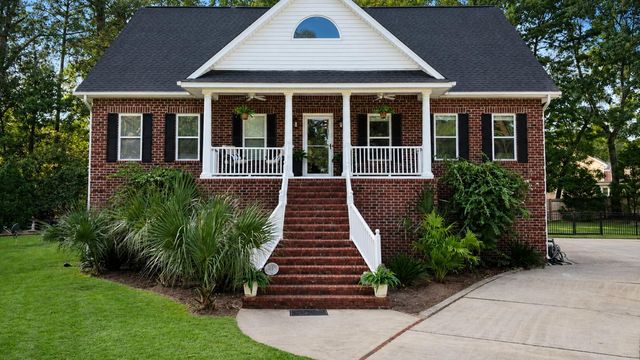 5537 Lachapelle Bend, North Charleston, SC 29418