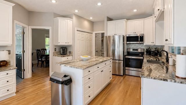 5537 Lachapelle Bend, North Charleston, SC 29418