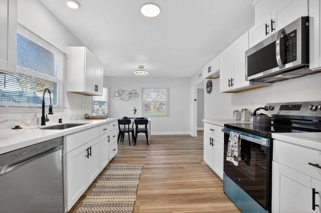 1620 E Harding Way, Stockton, CA 95205