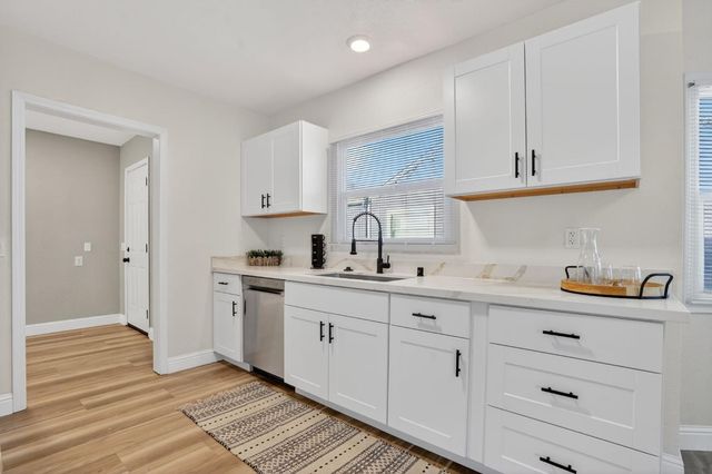 1620 E Harding Way, Stockton, CA 95205