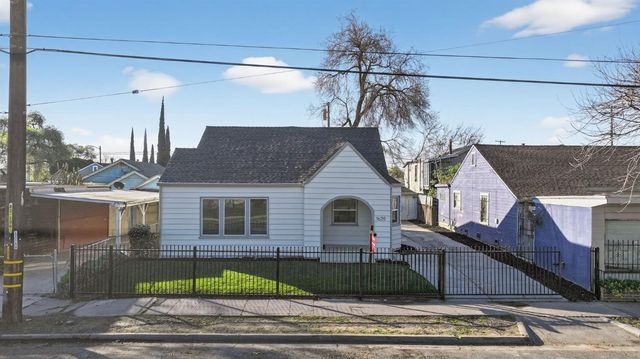 1620 E Harding Way, Stockton, CA 95205