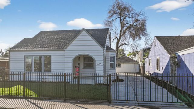 1620 E Harding Way, Stockton, CA 95205