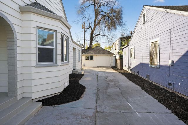 1620 E Harding Way, Stockton, CA 95205