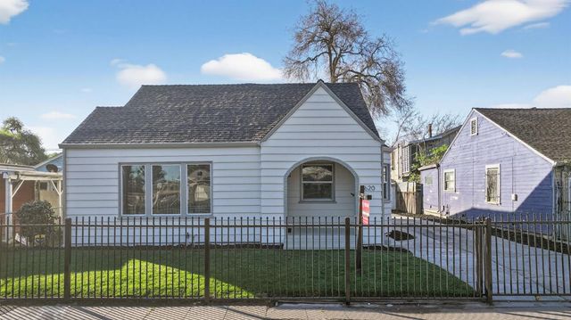 1620 E Harding Way, Stockton, CA 95205