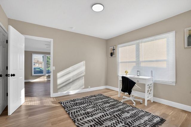 1620 E Harding Way, Stockton, CA 95205