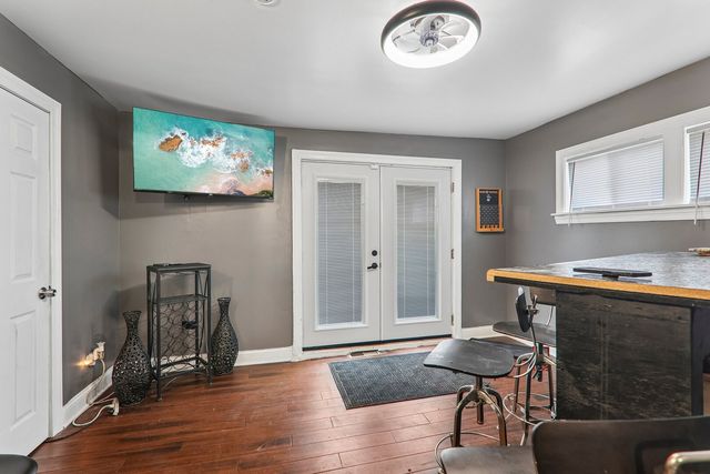 1404 S 8th Avenue, Maywood, IL 60153