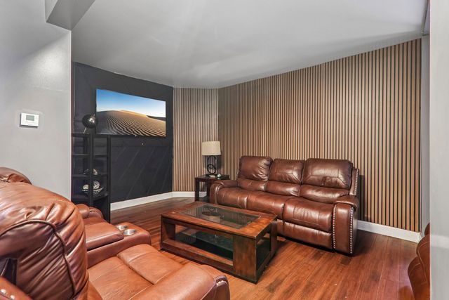 1404 S 8th Avenue, Maywood, IL 60153