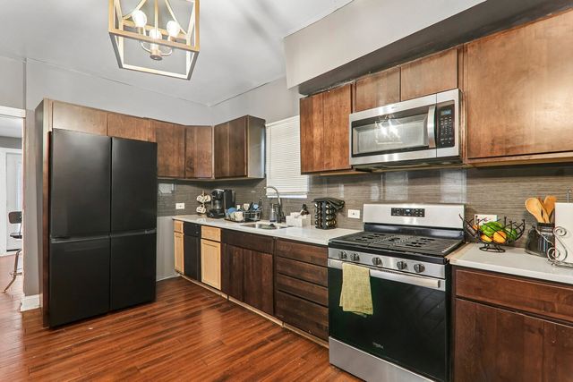 1404 S 8th Avenue, Maywood, IL 60153