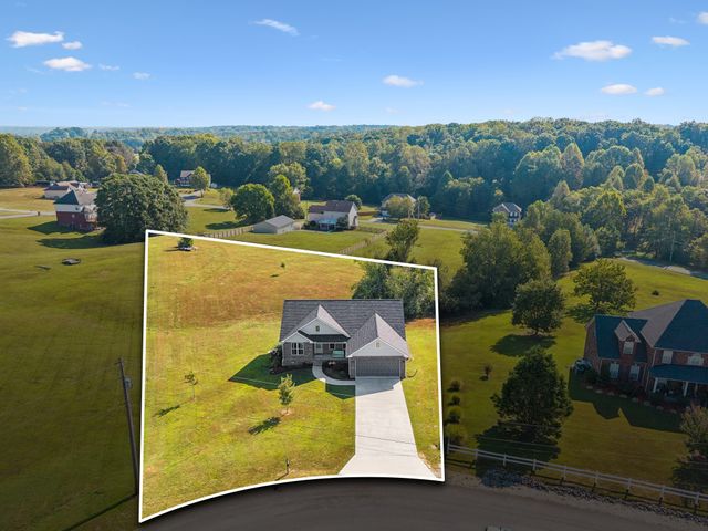 164 Lena Loop, Burns, TN 37029