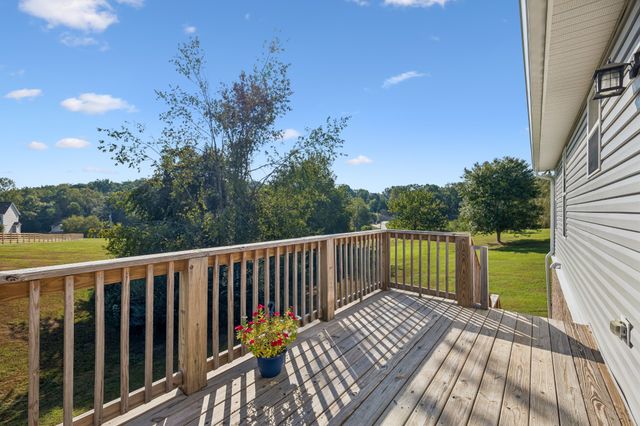 164 Lena Loop, Burns, TN 37029