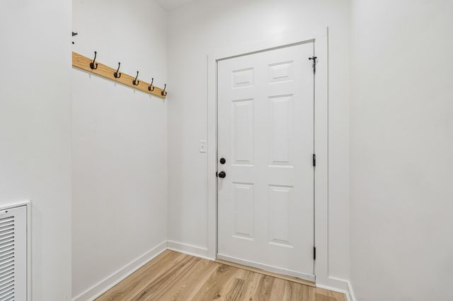 164 Lena Loop, Burns, TN 37029