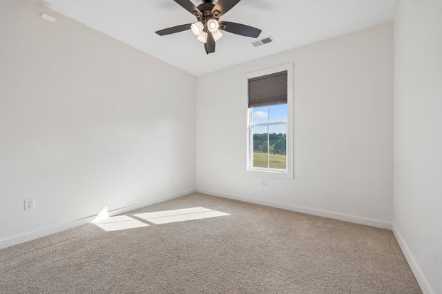 164 Lena Loop, Burns, TN 37029