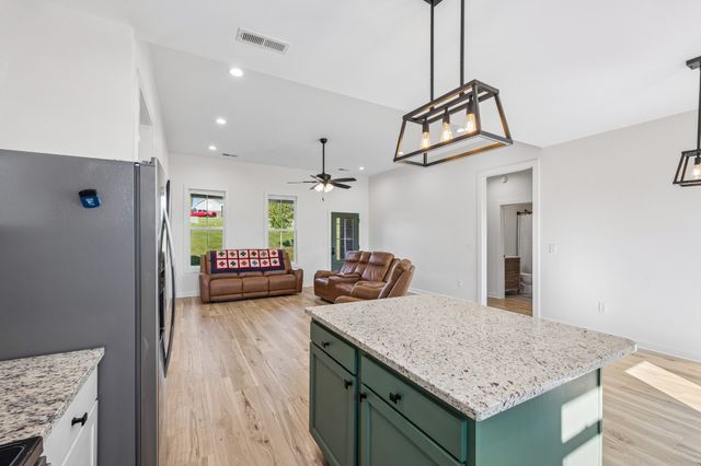 164 Lena Loop, Burns, TN 37029