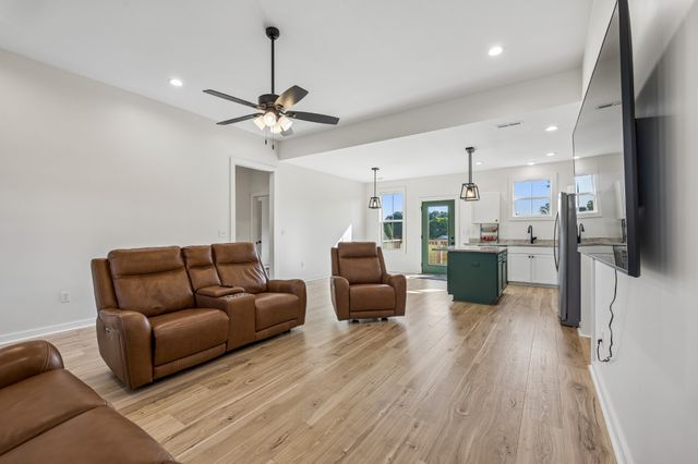 164 Lena Loop, Burns, TN 37029
