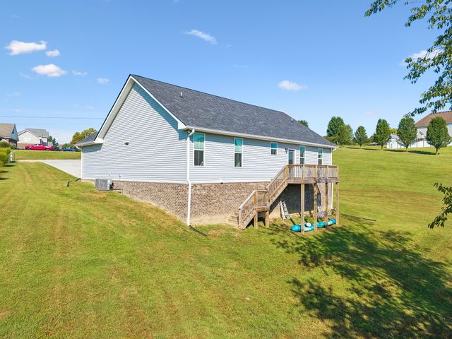 164 Lena Loop, Burns, TN 37029