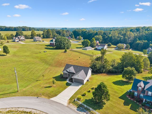 164 Lena Loop, Burns, TN 37029