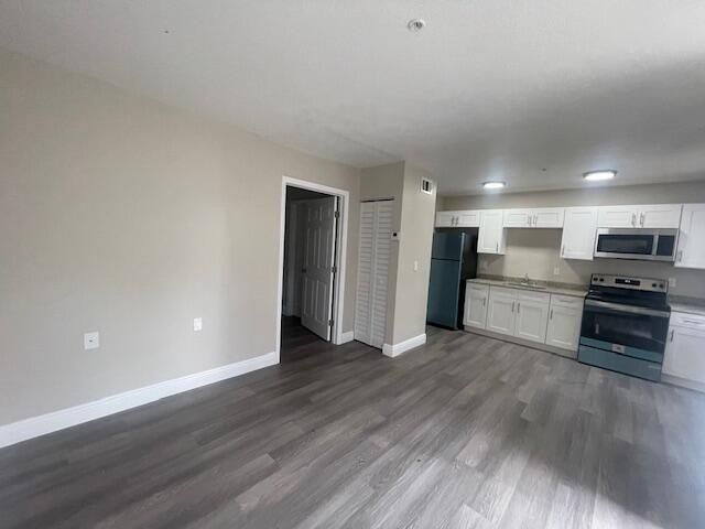 4393 Windsor Avenue 18, West Palm Beach, FL 33407