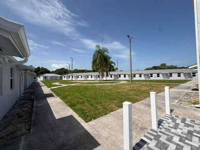 4393 Windsor Avenue 18, West Palm Beach, FL 33407