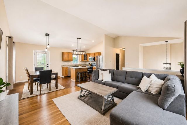 109 French Court, Roberts, WI 54023