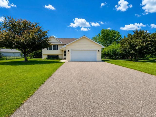 109 French Court, Roberts, WI 54023