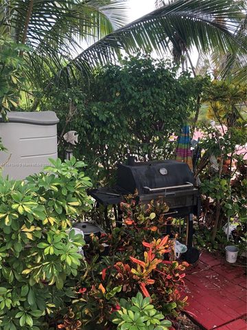 5445 Collins Ave TH2, Miami Beach, FL 33140