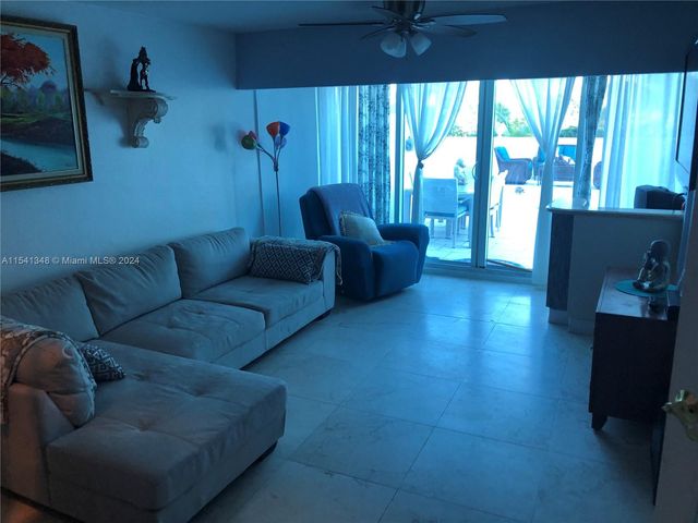 5445 Collins Ave TH2, Miami Beach, FL 33140
