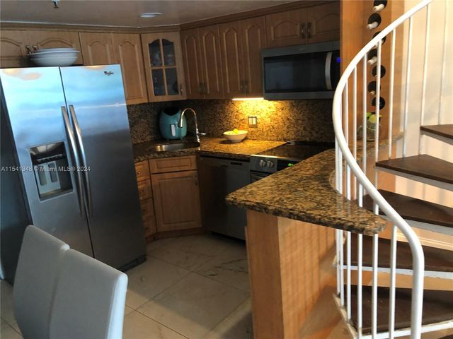 5445 Collins Ave TH2, Miami Beach, FL 33140