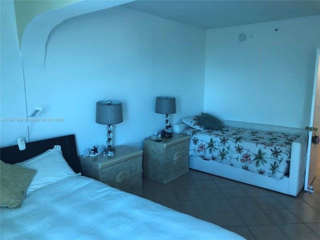 5445 Collins Ave TH2, Miami Beach, FL 33140