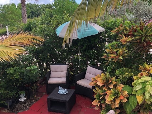 5445 Collins Ave TH2, Miami Beach, FL 33140